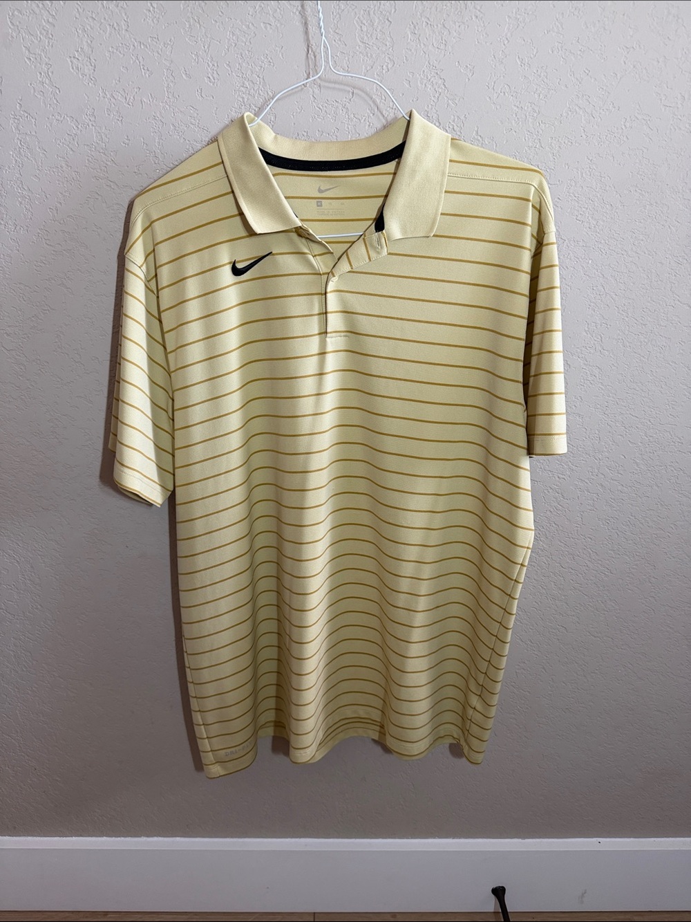 Nike Men’s Light Yellow Polo with Thin Gold Stripes